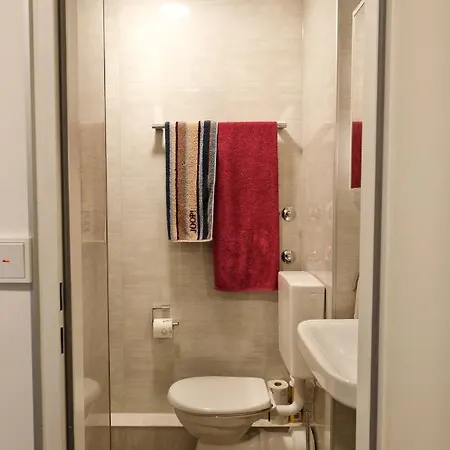 App 166 - Designer In Appartement *